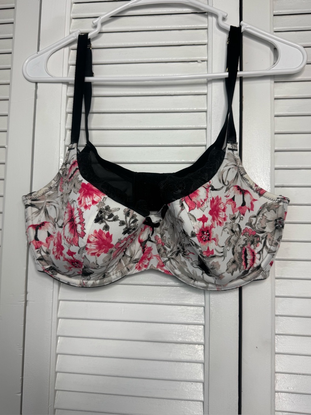 Cacique Pink Floral Underwire Black Trim Flirty Feminine Bra  38 DDD